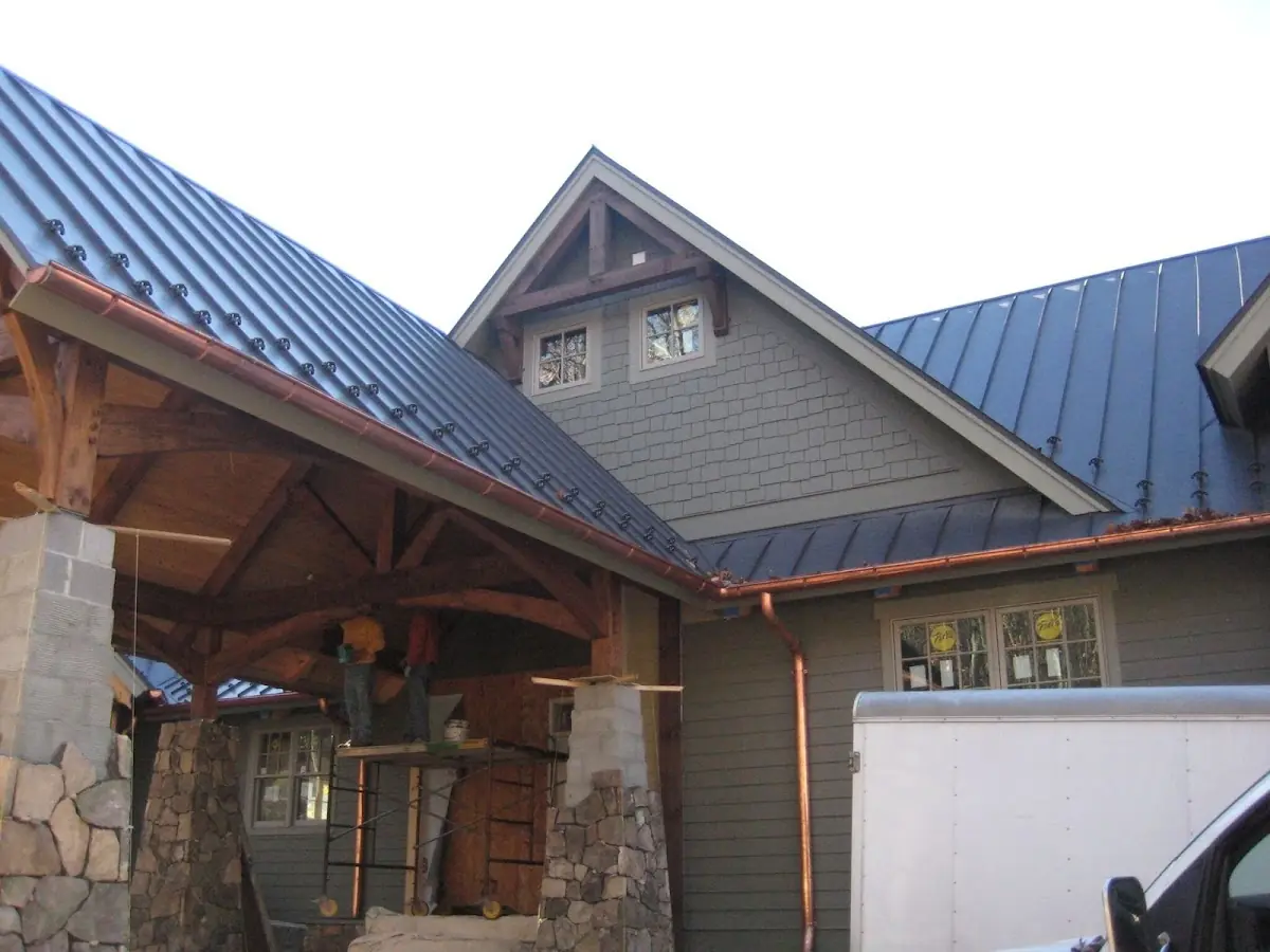 Craftsman Roofing team delivering quality roofing work in Centerville